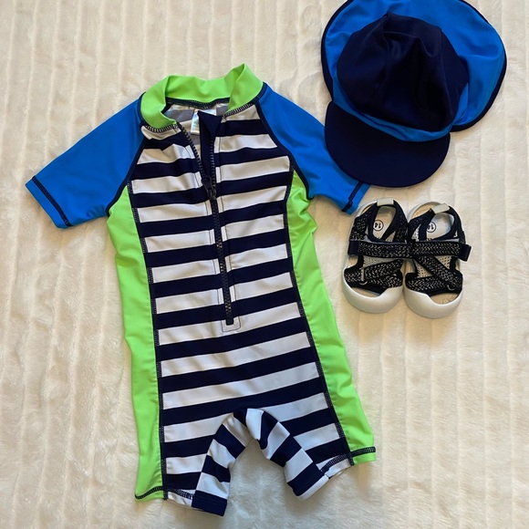 GENTLY USED 17 PIECE SUMMER/VACA BABY BUNDLE - Picture 2 of 9